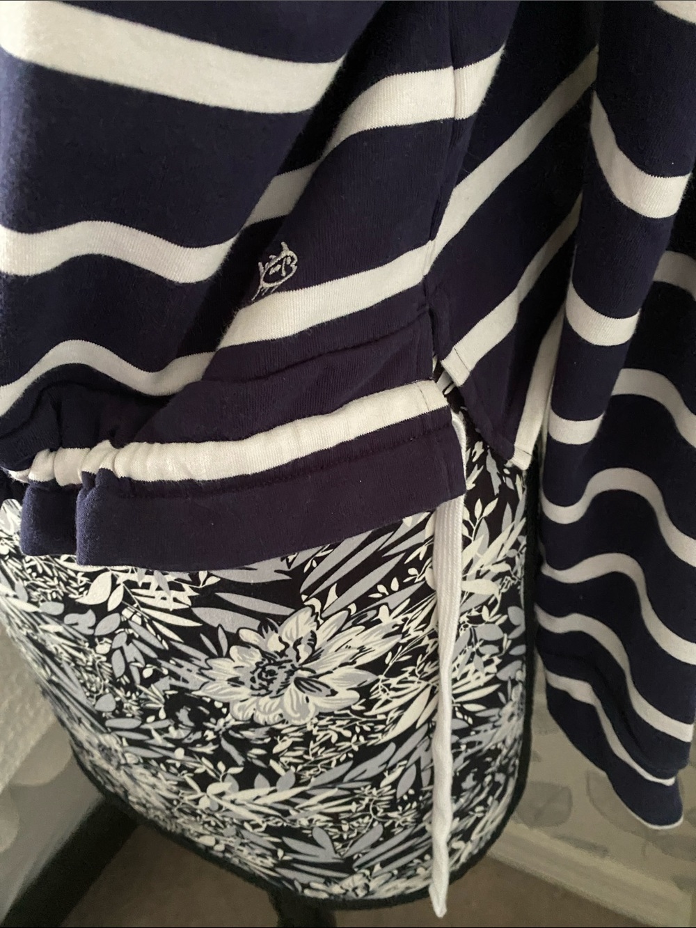 Southern Tide Navy & White Striped boxy sweatshirt hoodie w/ French Terry lining - Picture 5 of 10